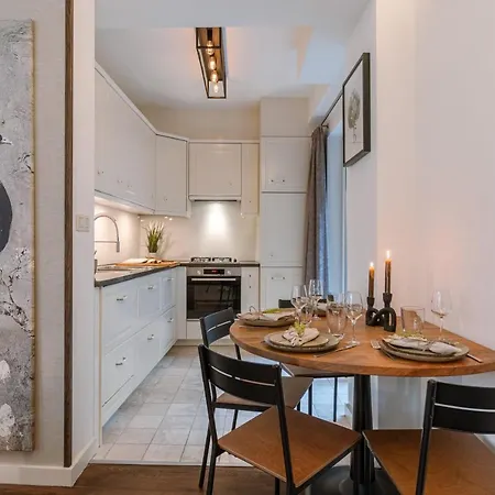 Appartement Authentic In The Heart Of Anvers