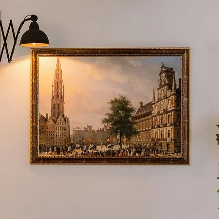 Authentic In The Heart Of Anvers